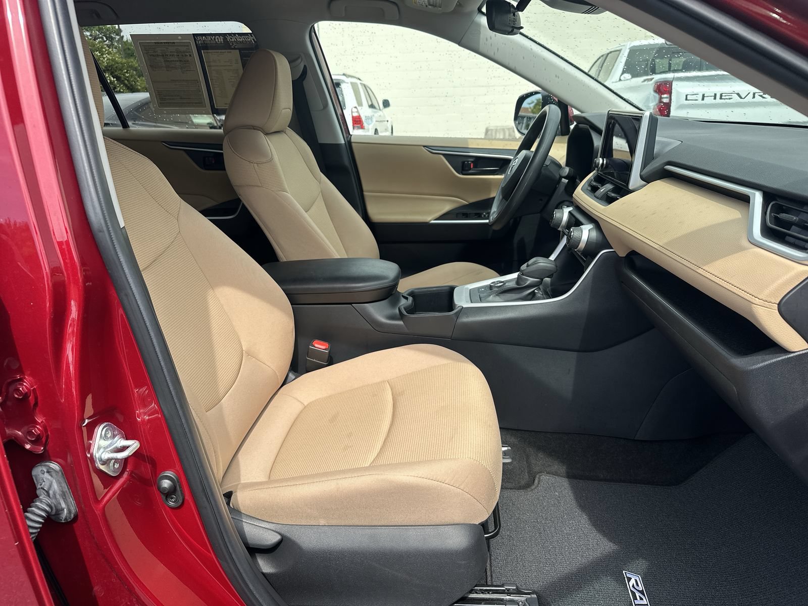 Used 2024 Toyota RAV4 LE AWD/4WD image 22