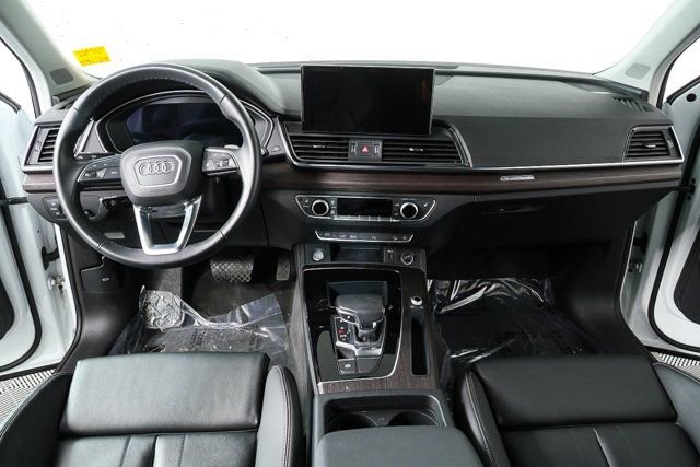 Used 2023 Audi Q5 e Premium Plus w/ Premium Plus Package image 18