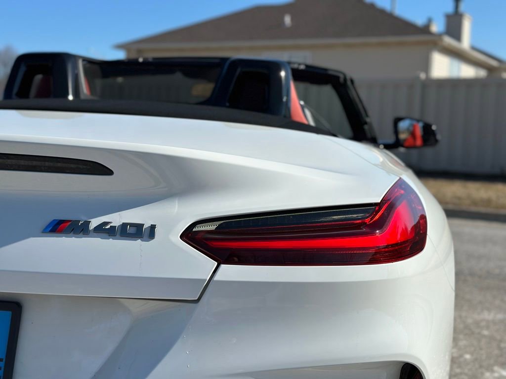 Used 2022 BMW Z4 M40i w/ Premium Package image 12