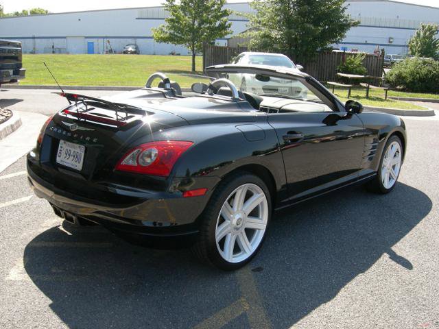 Used 2005 Chrysler Crossfire Convertible image 11