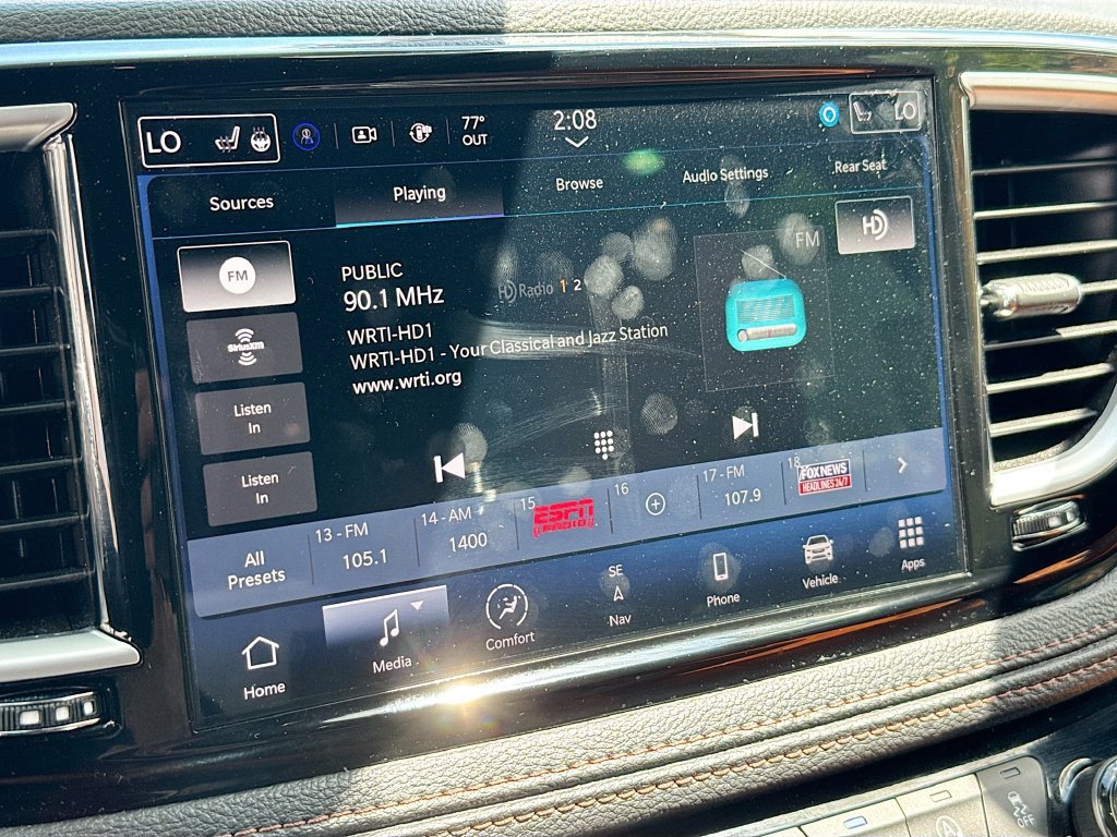 Used 2024 Chrysler Pacifica Pinnacle FWD image 17