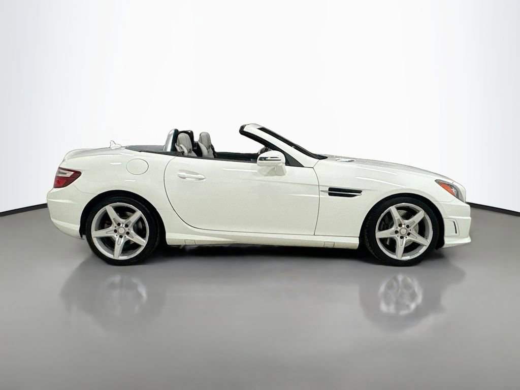 Used 2015 Mercedes-Benz SLK 350 image 8