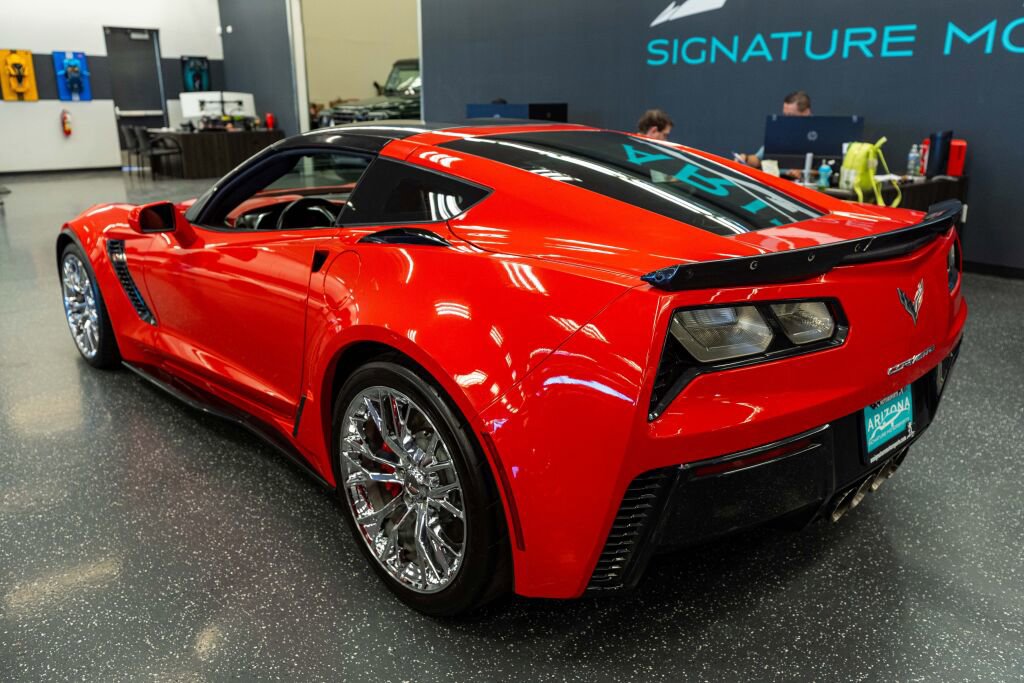 Used 2015 Chevrolet Corvette Z06 w/ 3LZ Preferred Equipment Group image 7