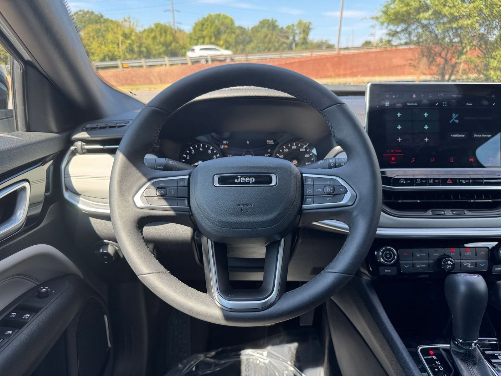 Used 2025 Jeep Compass Limited image 29