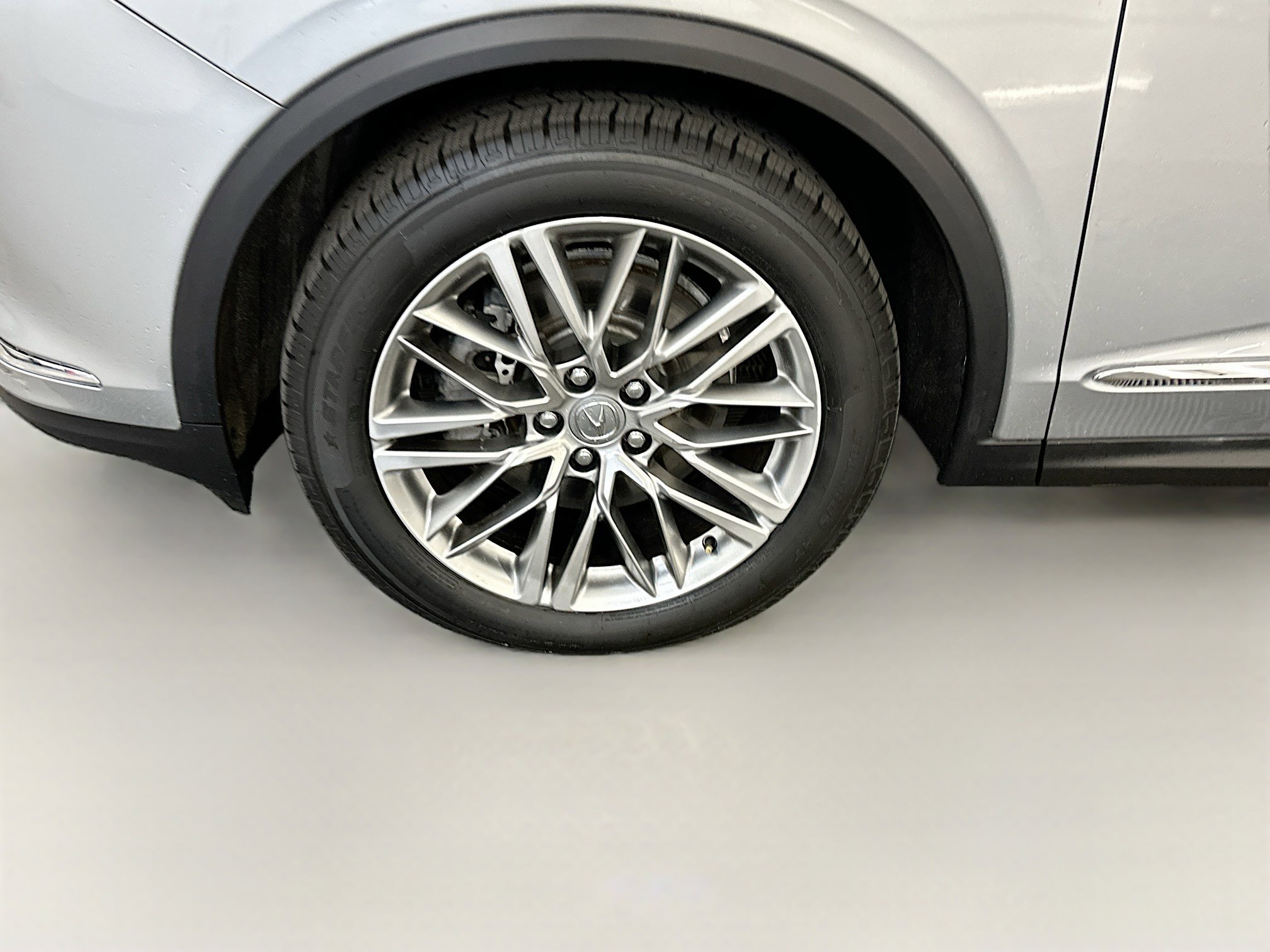 Used 2023 Acura MDX SH-AWD w/ Advance Package image 11