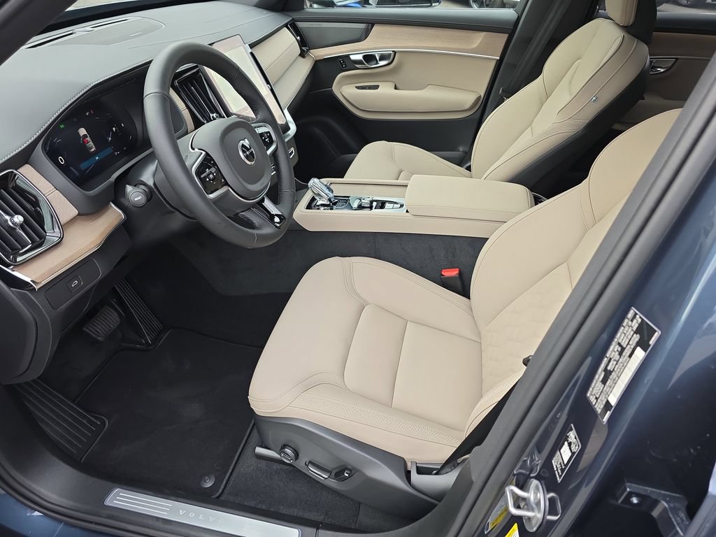 Used 2026 Volvo XC90 B6 Plus w/ Protection Package Premier AWD/4WD image 8