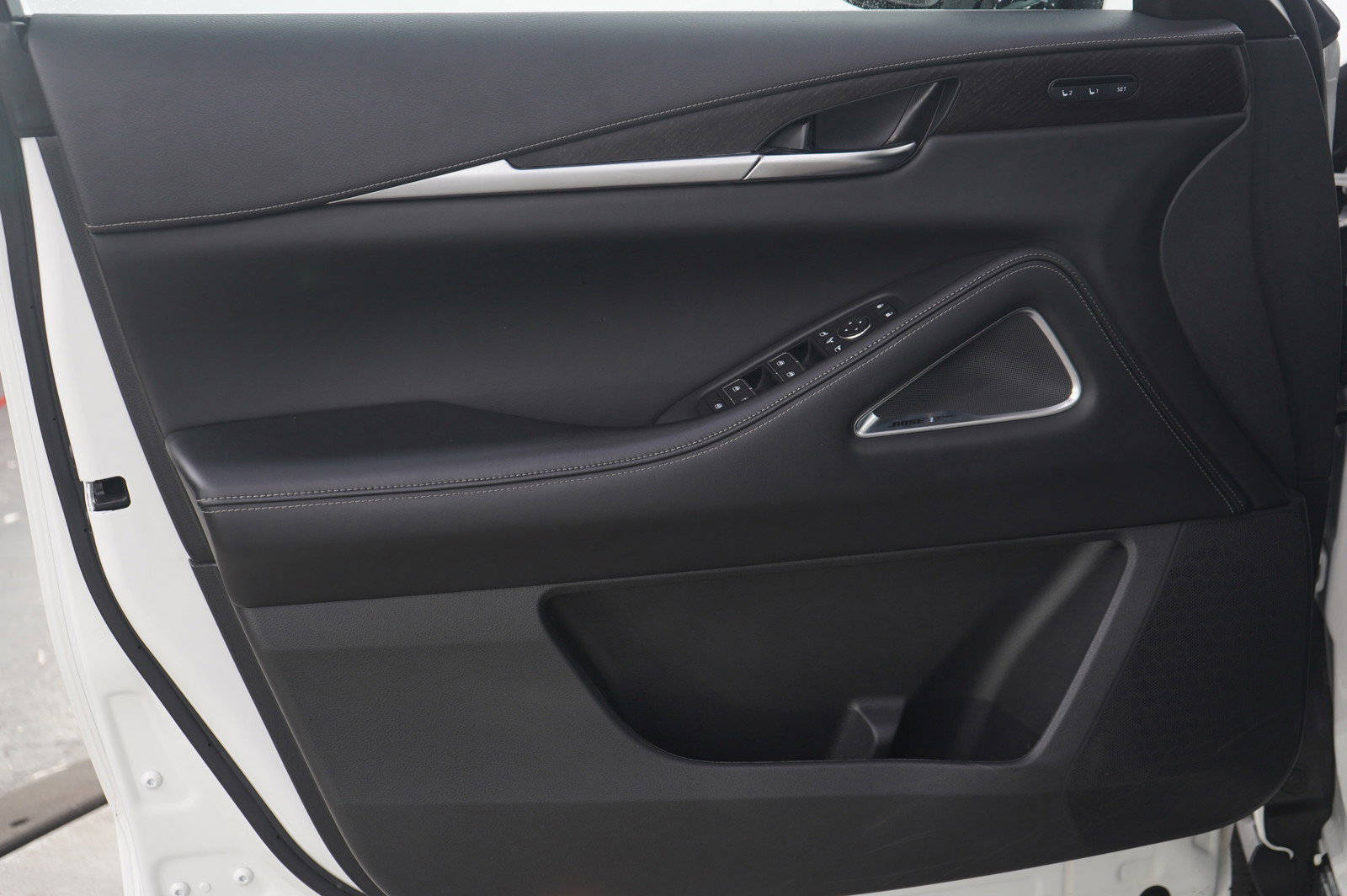 Used 2024 INFINITI QX60 Sensory image 23