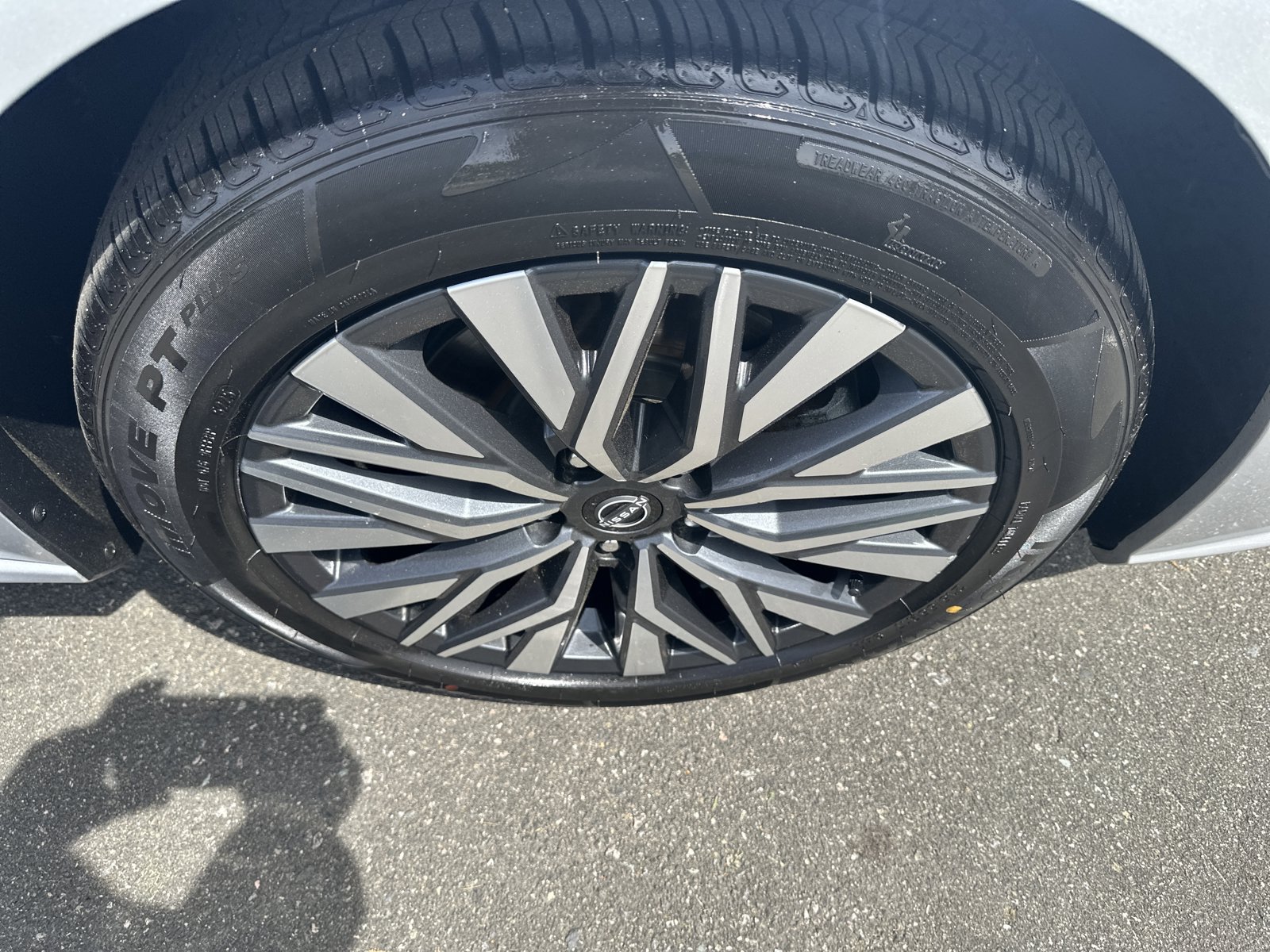 Used 2024 Nissan Altima 2.5 SV FWD image 29