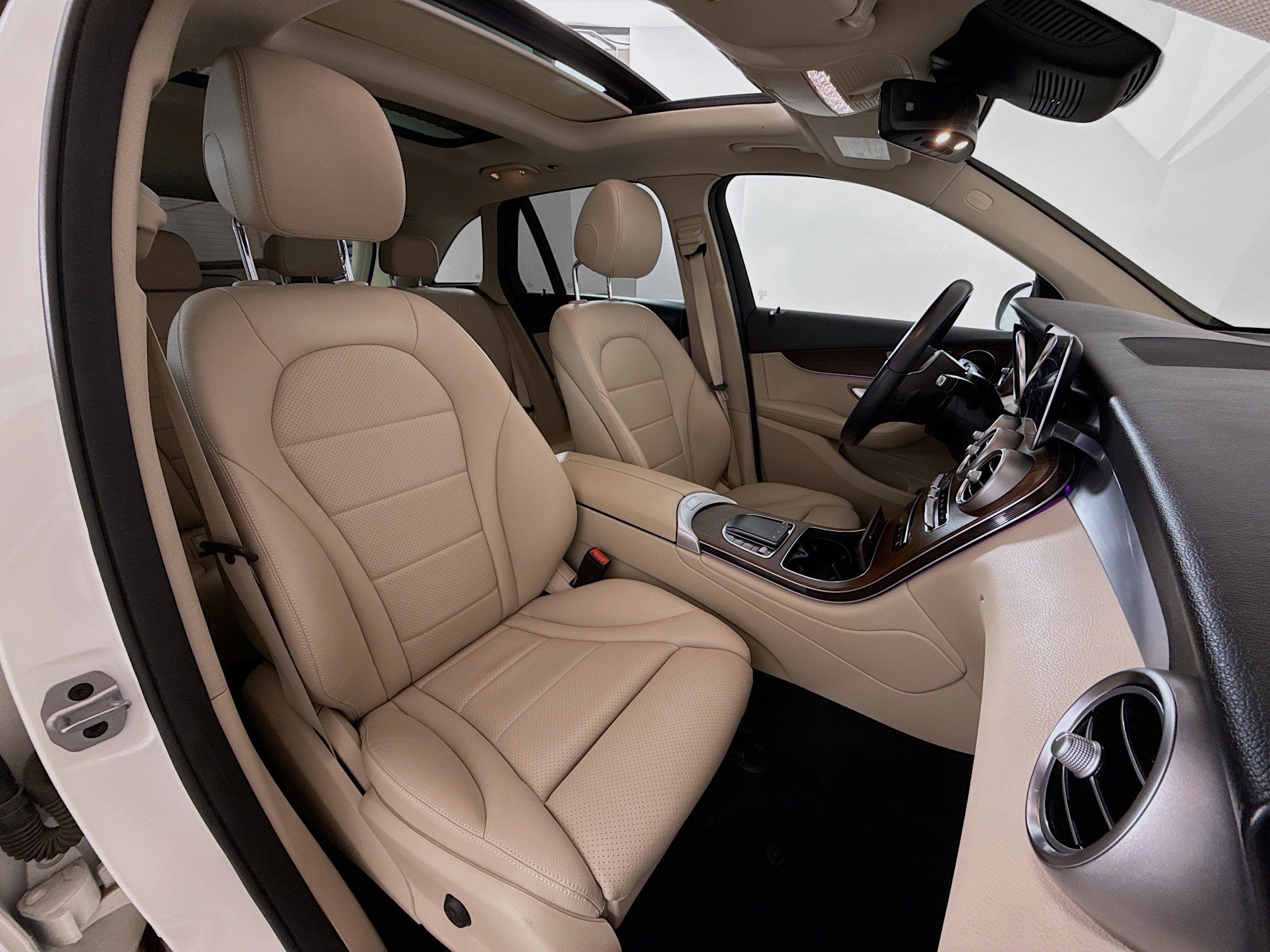 Used 2022 Mercedes-Benz GLC 300 4MATIC image 27