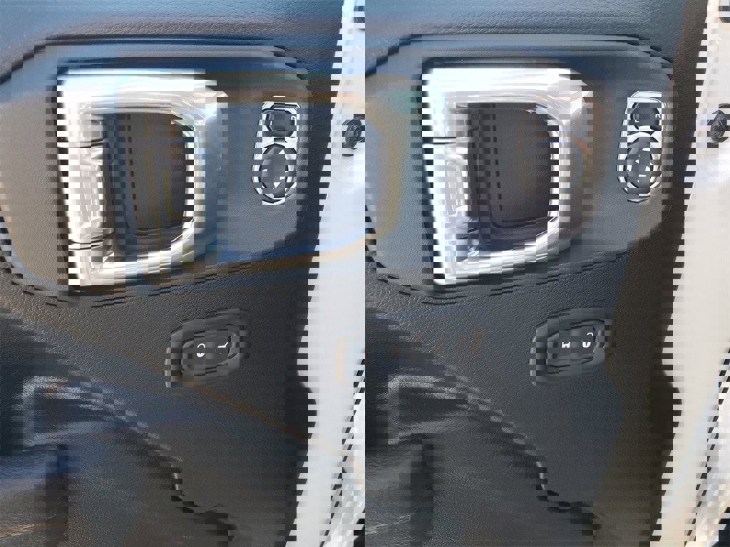 Used 2023 Jeep Wrangler Willys image 9