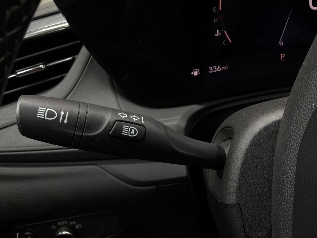 Used 2025 Buick Encore GX Preferred FWD image 33