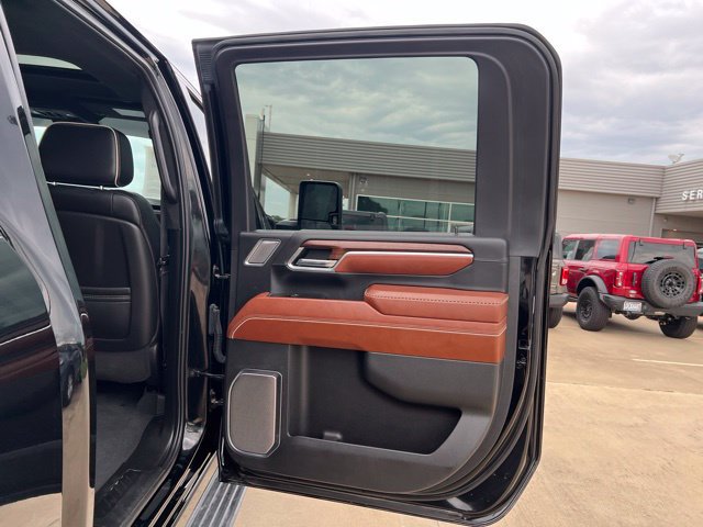 Used 2024 GMC Sierra 3500 Denali Ultimate AWD/4WD image 18