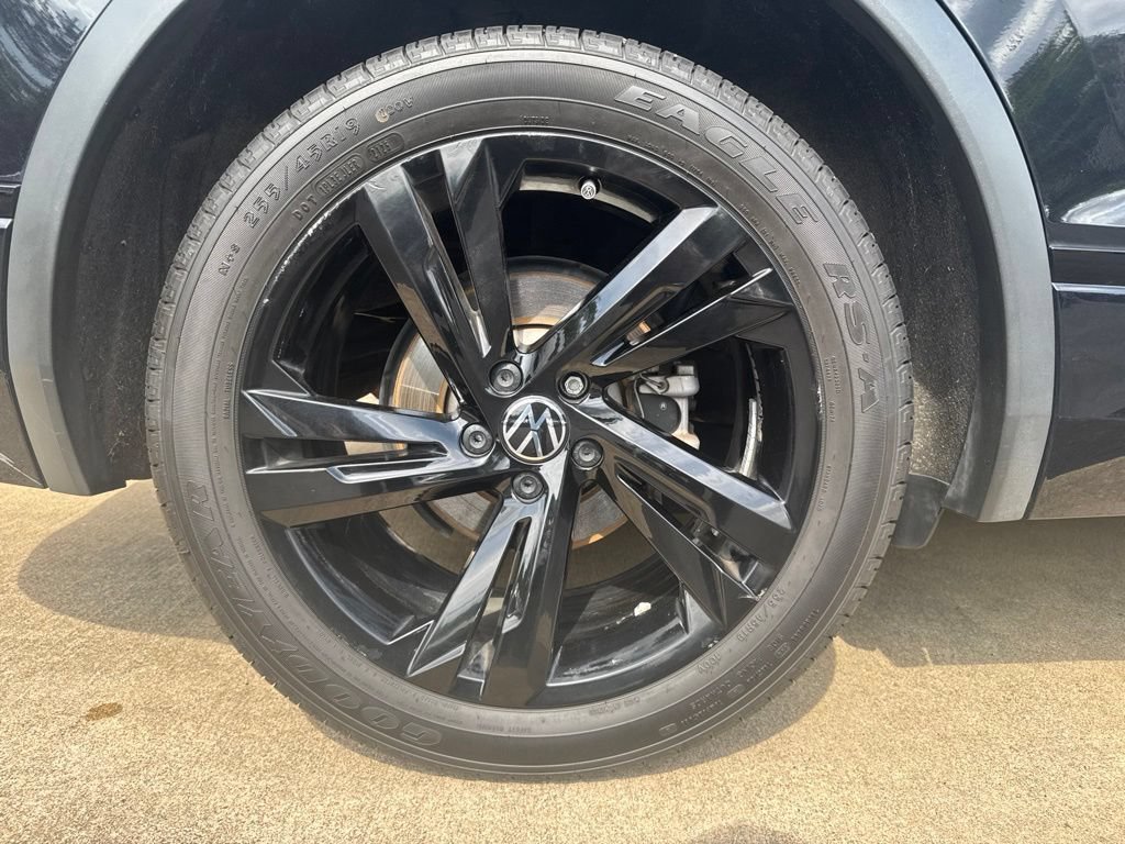 Used 2024 Volkswagen Tiguan SE R-Line AWD/4WD image 23