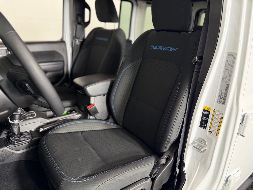 Certified 2025 Jeep Wrangler Unlimited Rubicon 4xe w/ Convenience Group AWD/4WD image 27