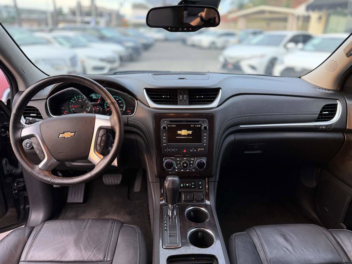 Used 2017 Chevrolet Traverse Premier AWD/4WD image 25