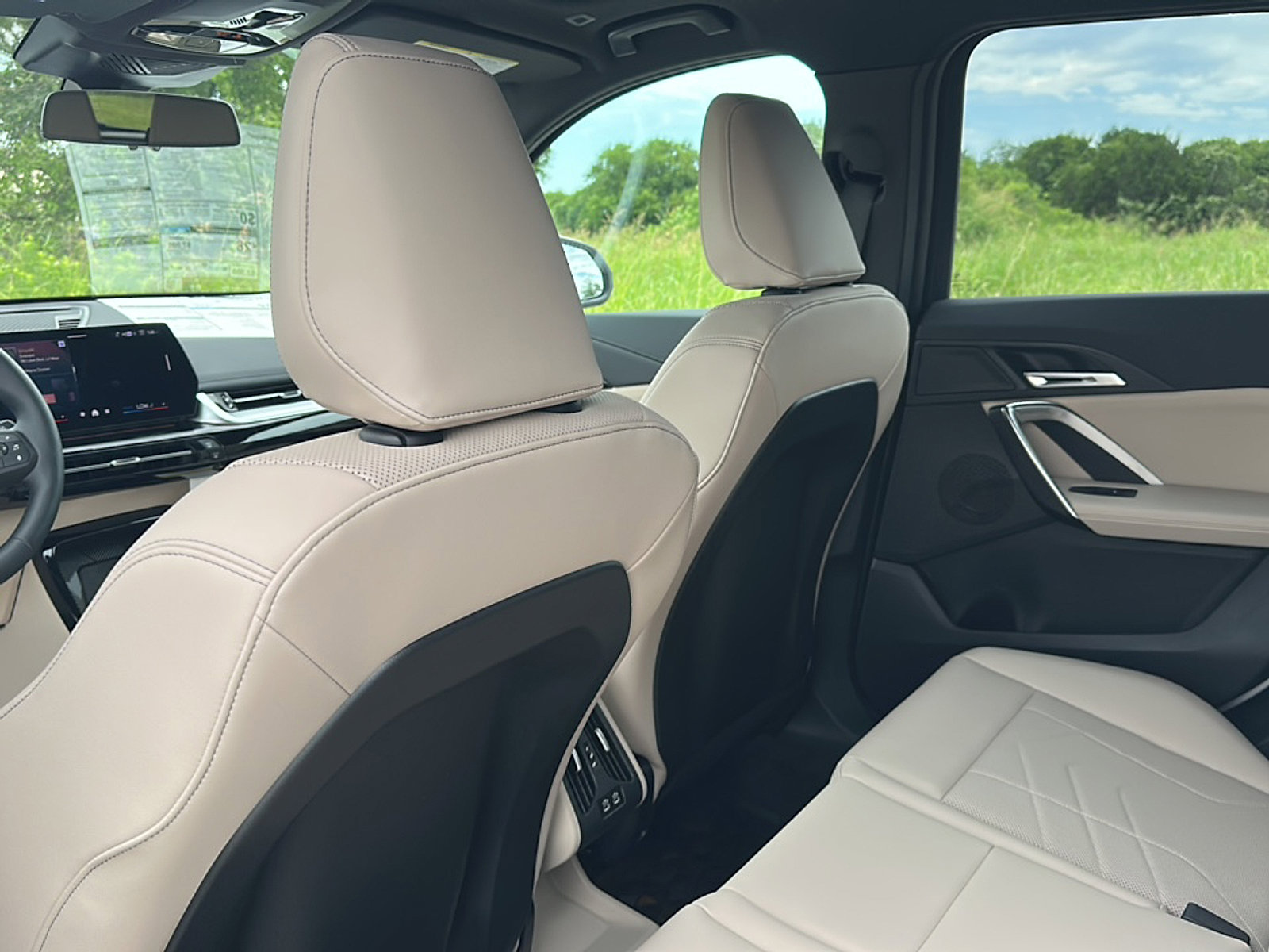 New 2025 BMW X1 xDrive28i w/ Technology Package image 14