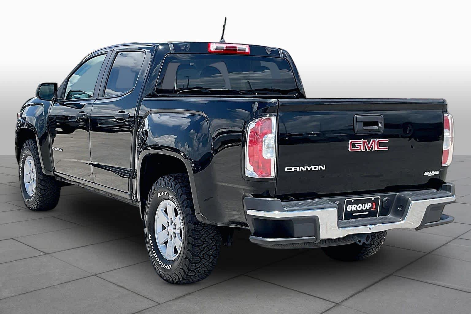 Used 2017 GMC Canyon 2WD Crew Cab w/ Convenience Package image 11