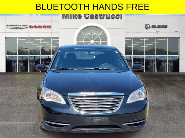 Used 2013 Chrysler 200 Touring FWD image 2