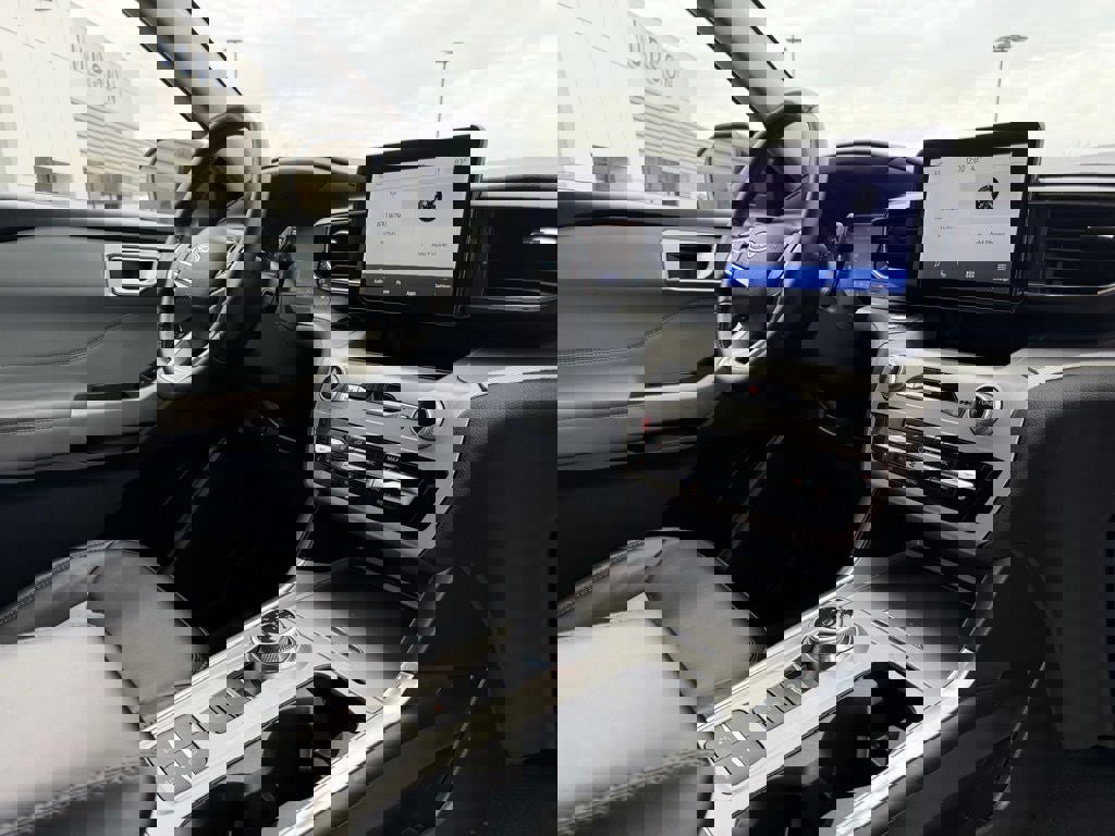 Certified 2023 Ford Explorer XLT w/ Equipment Group 202A image 16