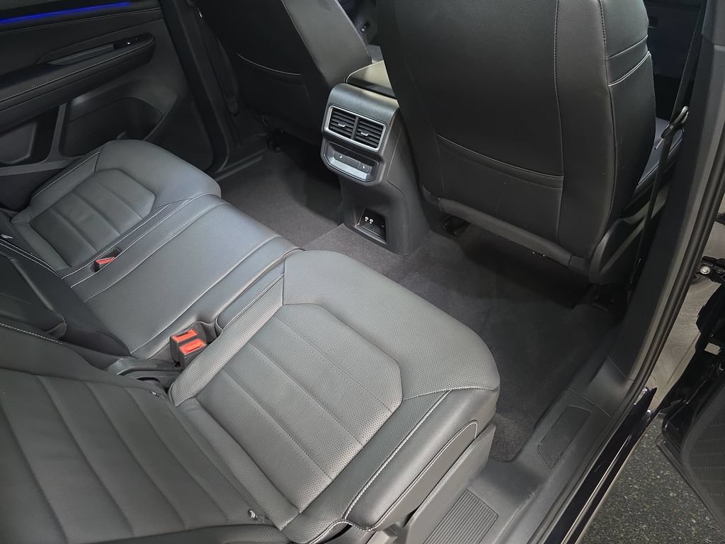 Used 2024 Volkswagen Atlas Cross Sport SEL R-Line AWD/4WD image 16
