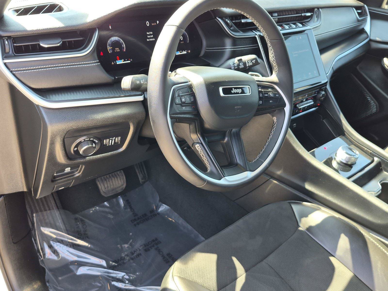 Certified 2024 Jeep Grand Cherokee Altitude AWD/4WD image 21