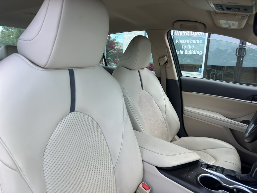 Used 2022 Toyota Camry XLE FWD image 13