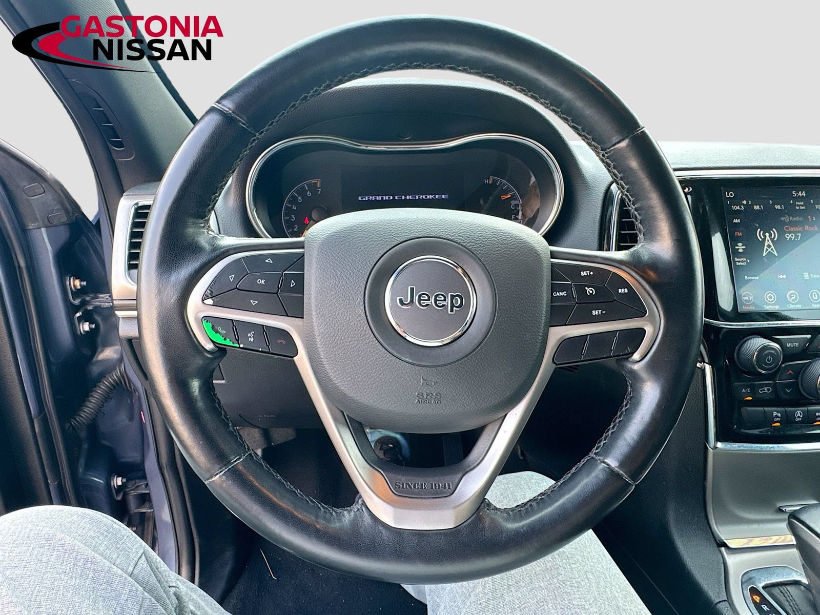 Used 2021 Jeep Grand Cherokee Limited w/ Sun & Sound Group RWD image 14