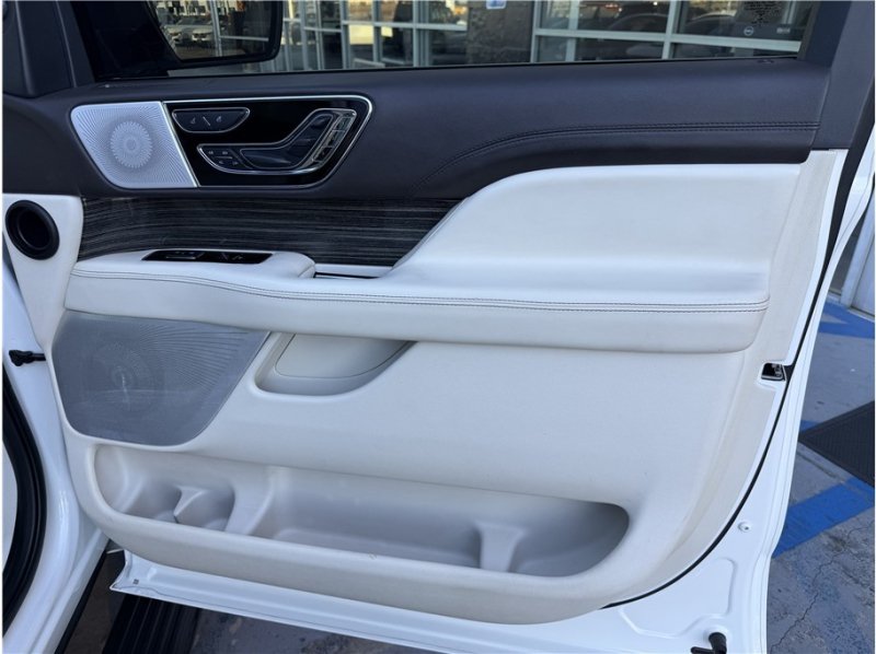 Used 2022 Lincoln Navigator Black Label AWD/4WD image 37