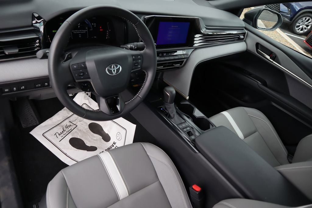 Certified 2025 Toyota Camry SE image 9