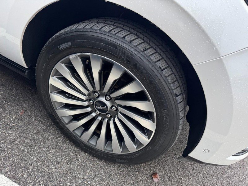 Used 2019 Lincoln Navigator L Reserve w/ Cargo Package image 4