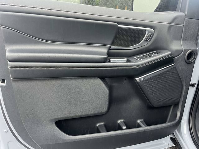 Used 2025 Ford Expedition Platinum w/ Stealth Performance Package AWD/4WD image 21