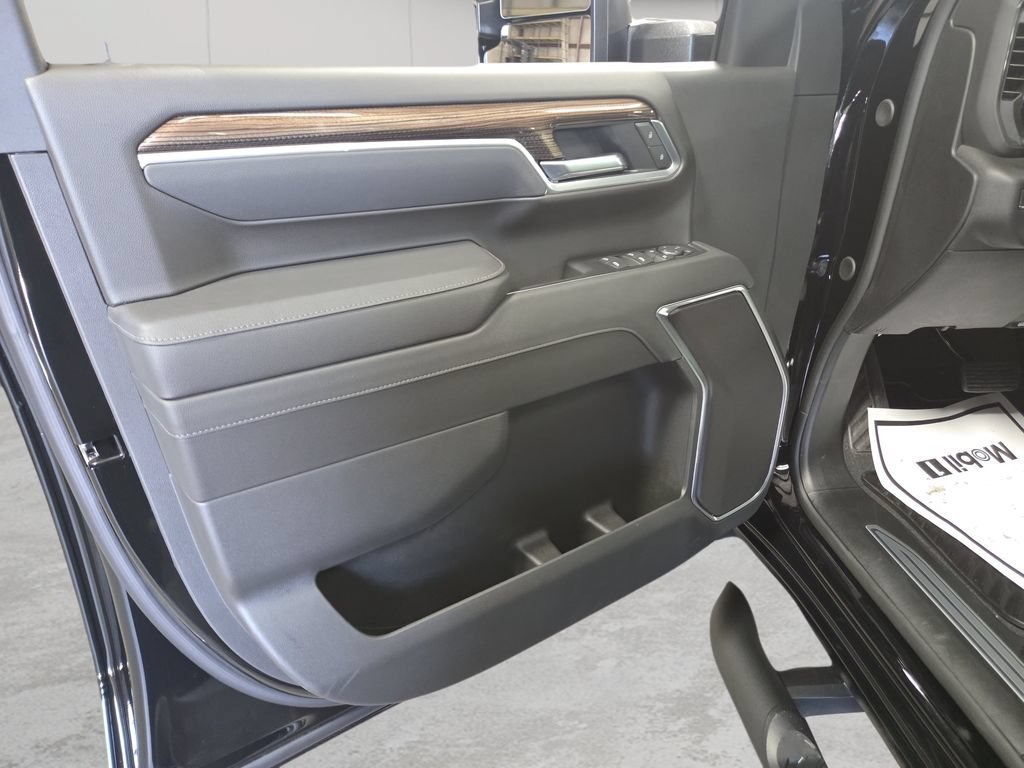 New 2026 Chevrolet Silverado 3500 LT w/ Trail Boss Package AWD/4WD image 13