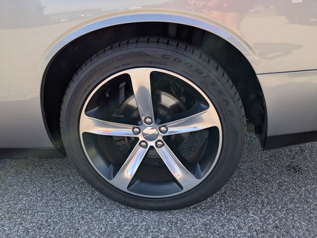 Used 2014 Dodge Challenger R/T RWD image 27