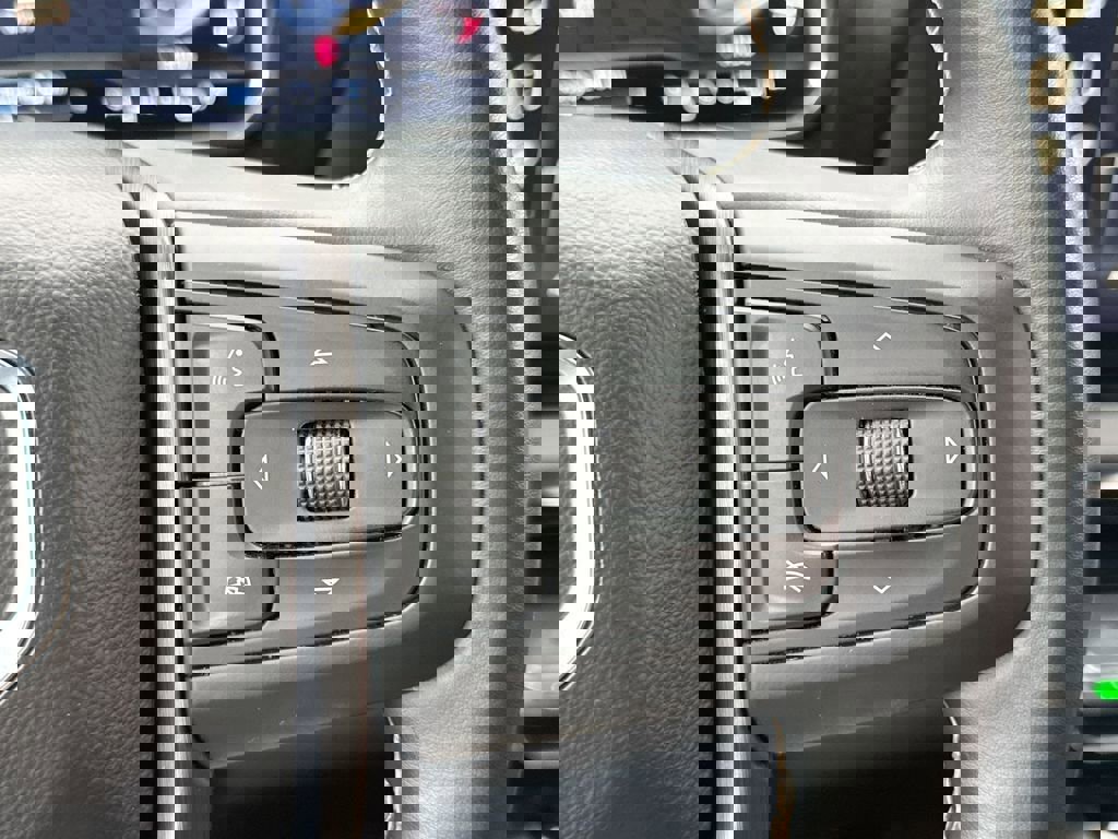 Used 2025 GMC Sierra 2500 AT4 image 37