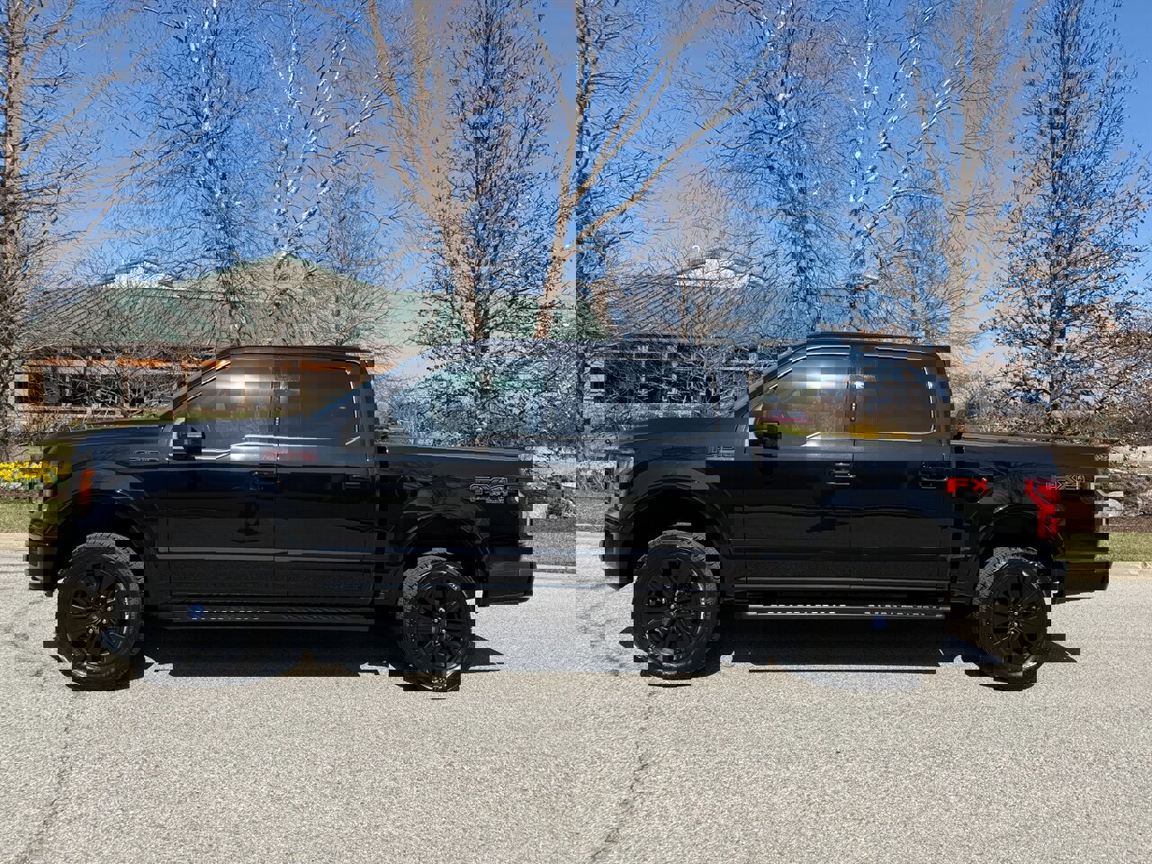 Used 2019 Ford F150 XLT w/ Equipment Group 302A Luxury AWD/4WD image 2