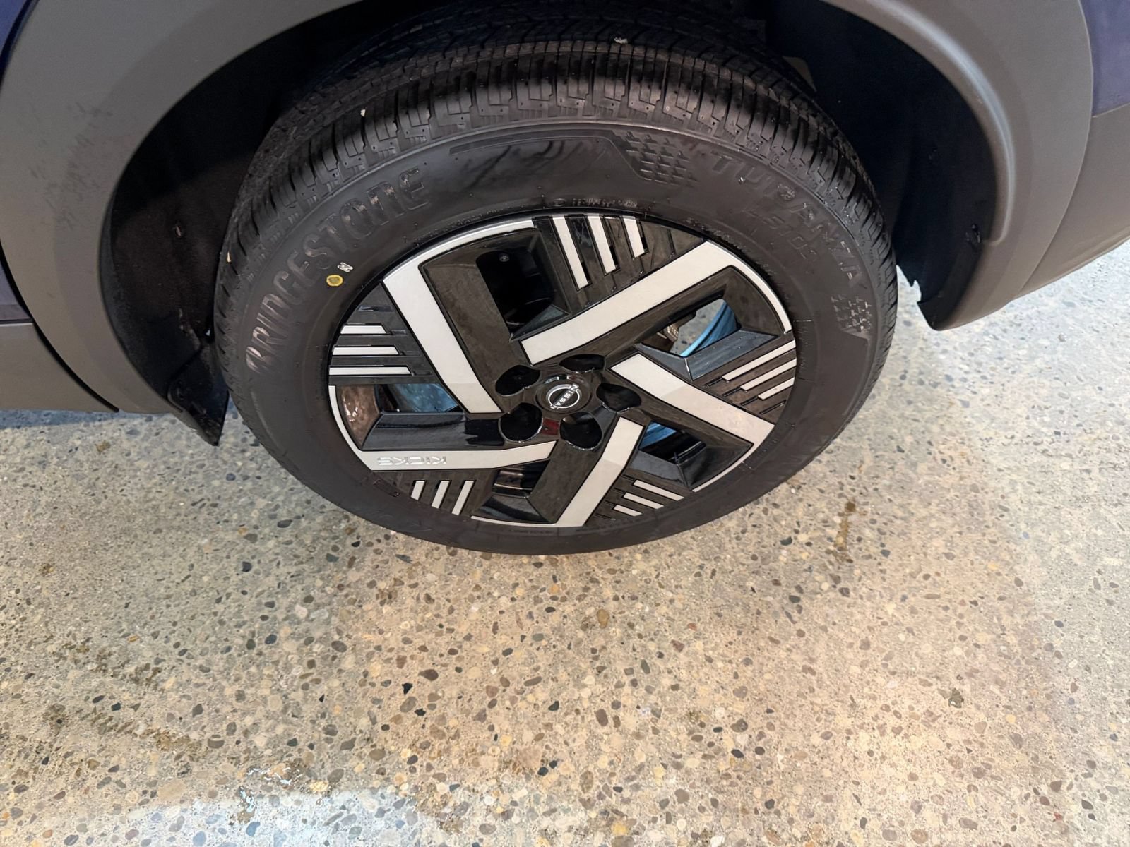 Used 2026 Nissan Kicks SV FWD image 28