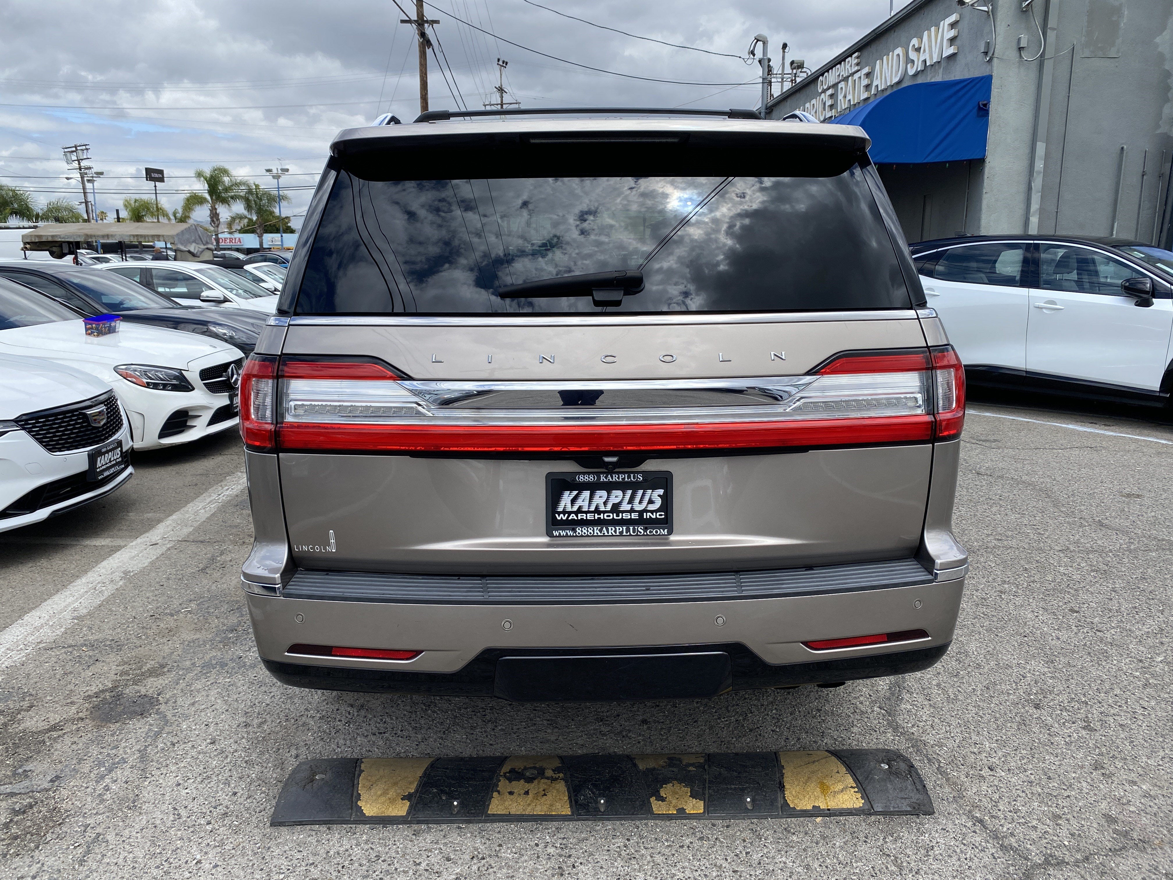 Used 2019 Lincoln Navigator Select w/ Cargo Package RWD image 11