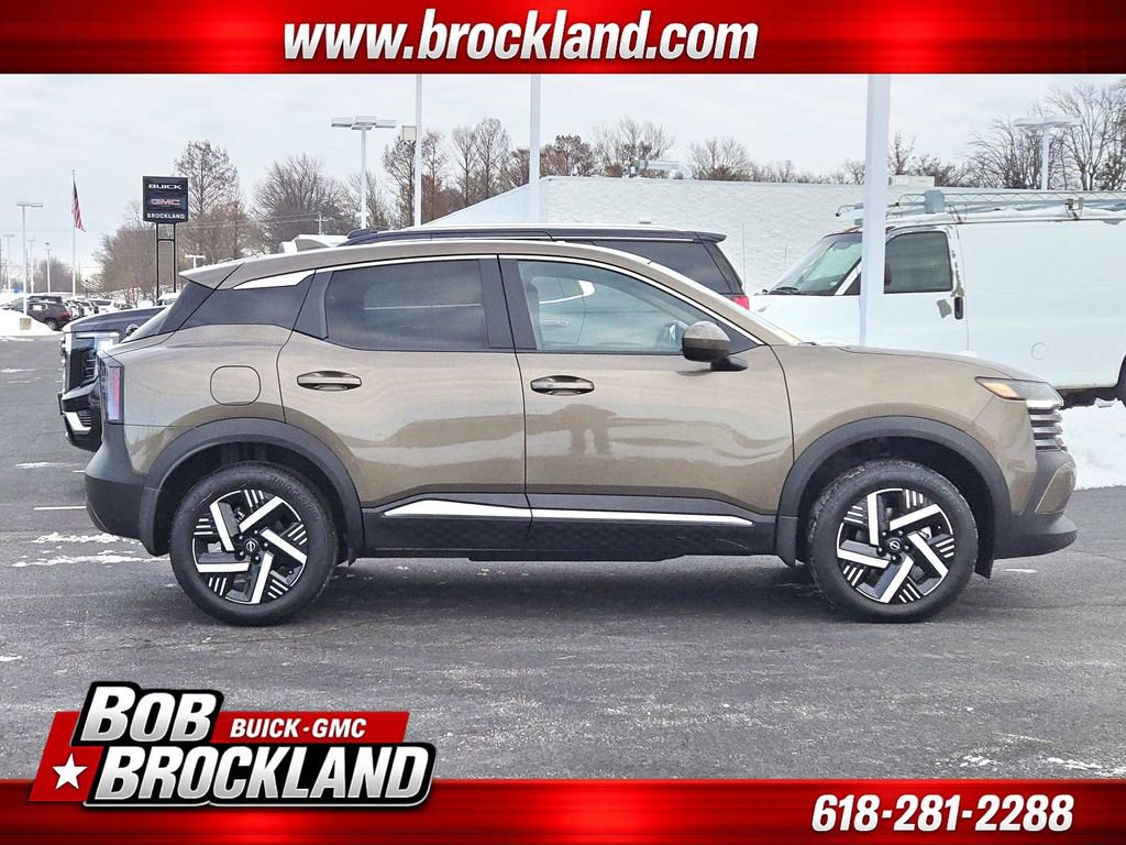 Used 2025 Nissan Kicks SV w/ Charging Package image 2