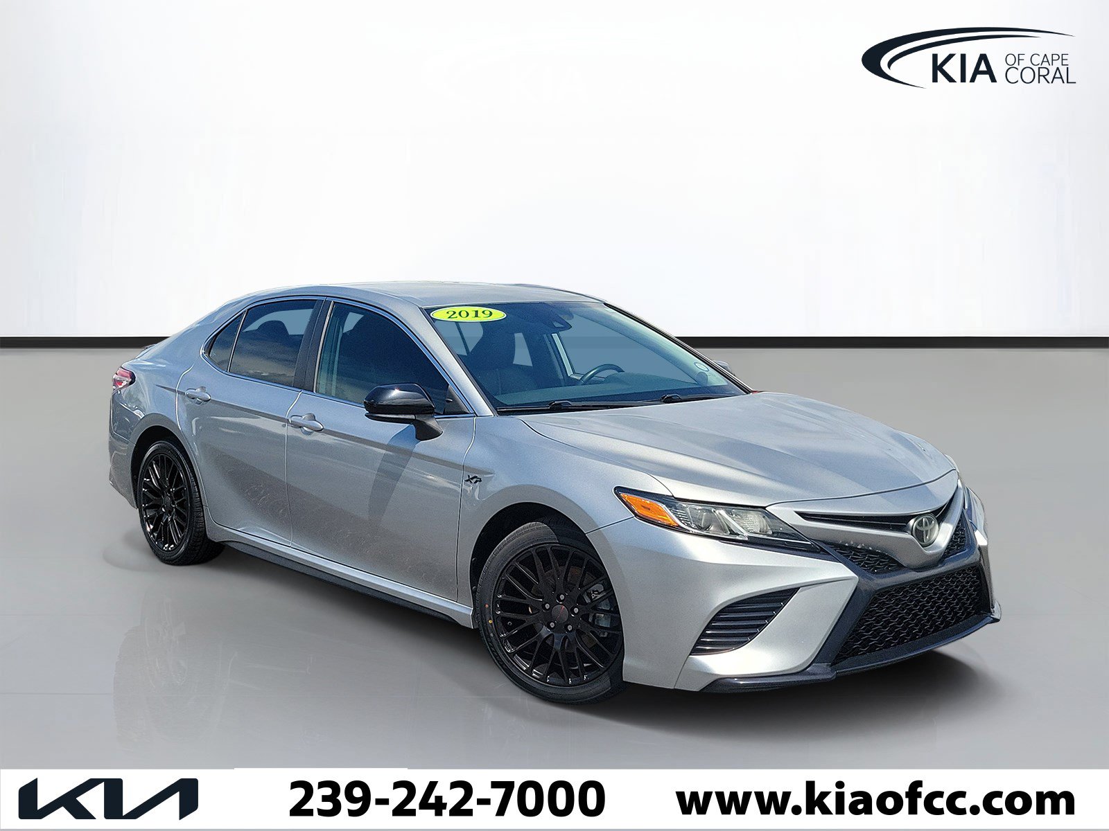 Used 2019 Toyota Camry SE