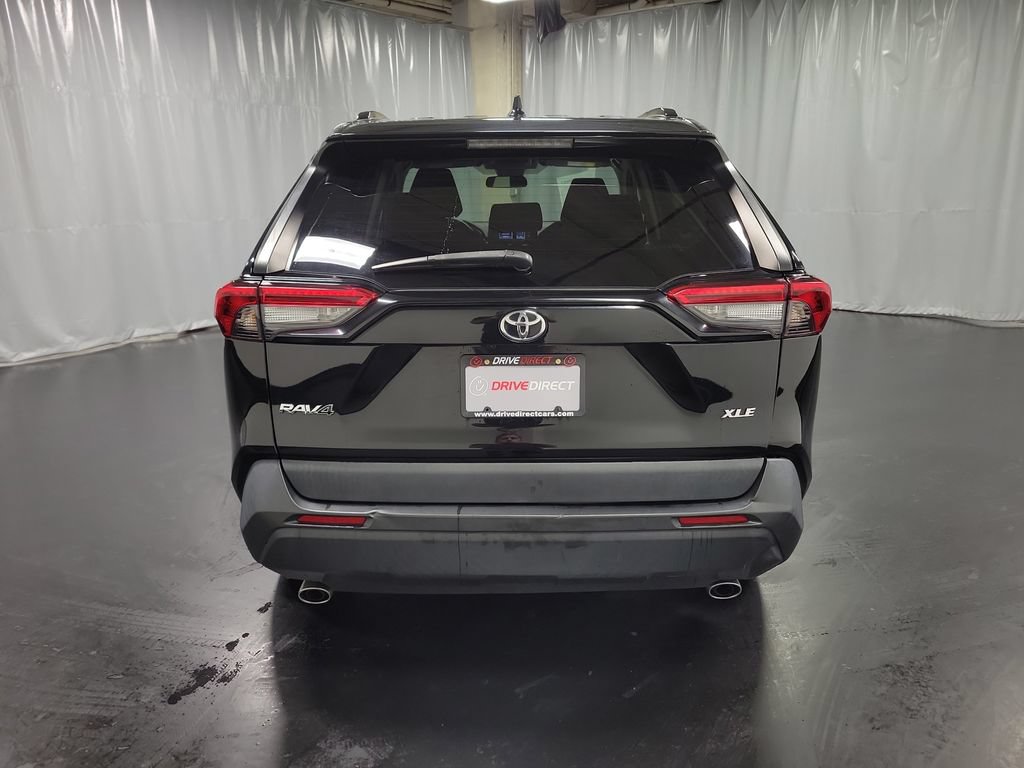 Used 2022 Toyota RAV4 XLE AWD/4WD image 7