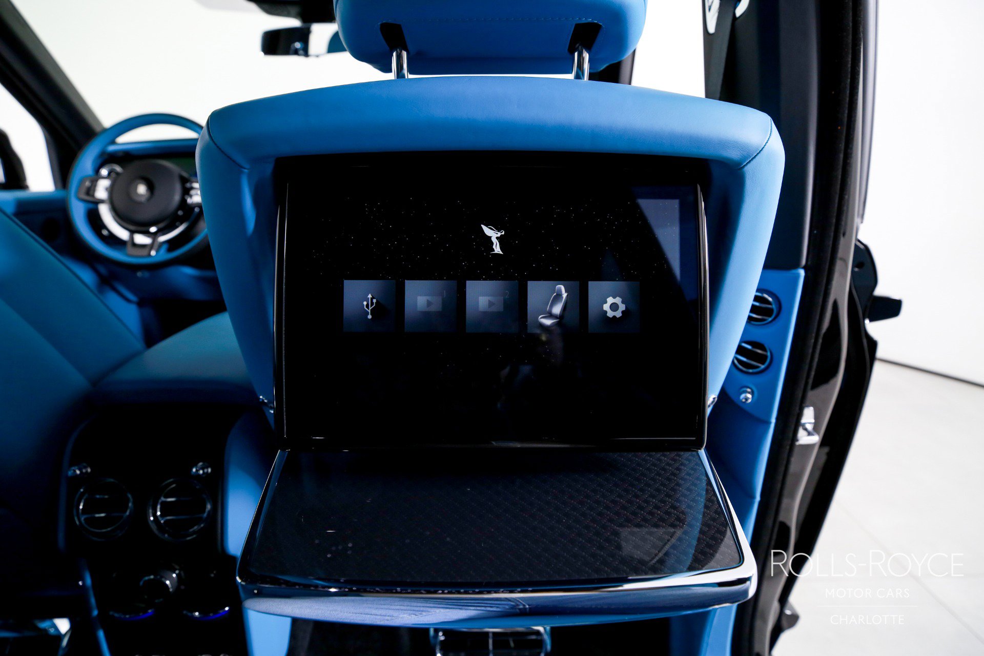 New 2026 Rolls-Royce Cullinan Black Badge image 32