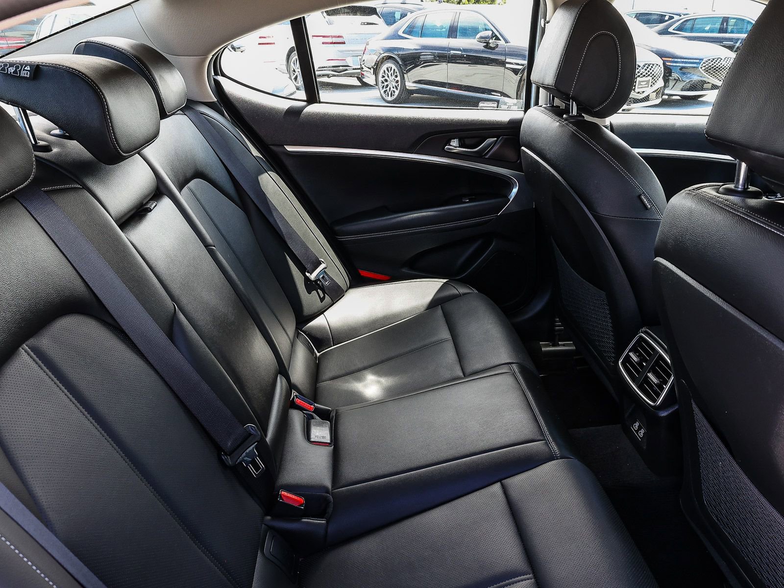 Used 2025 Genesis G70 2.5T RWD image 20