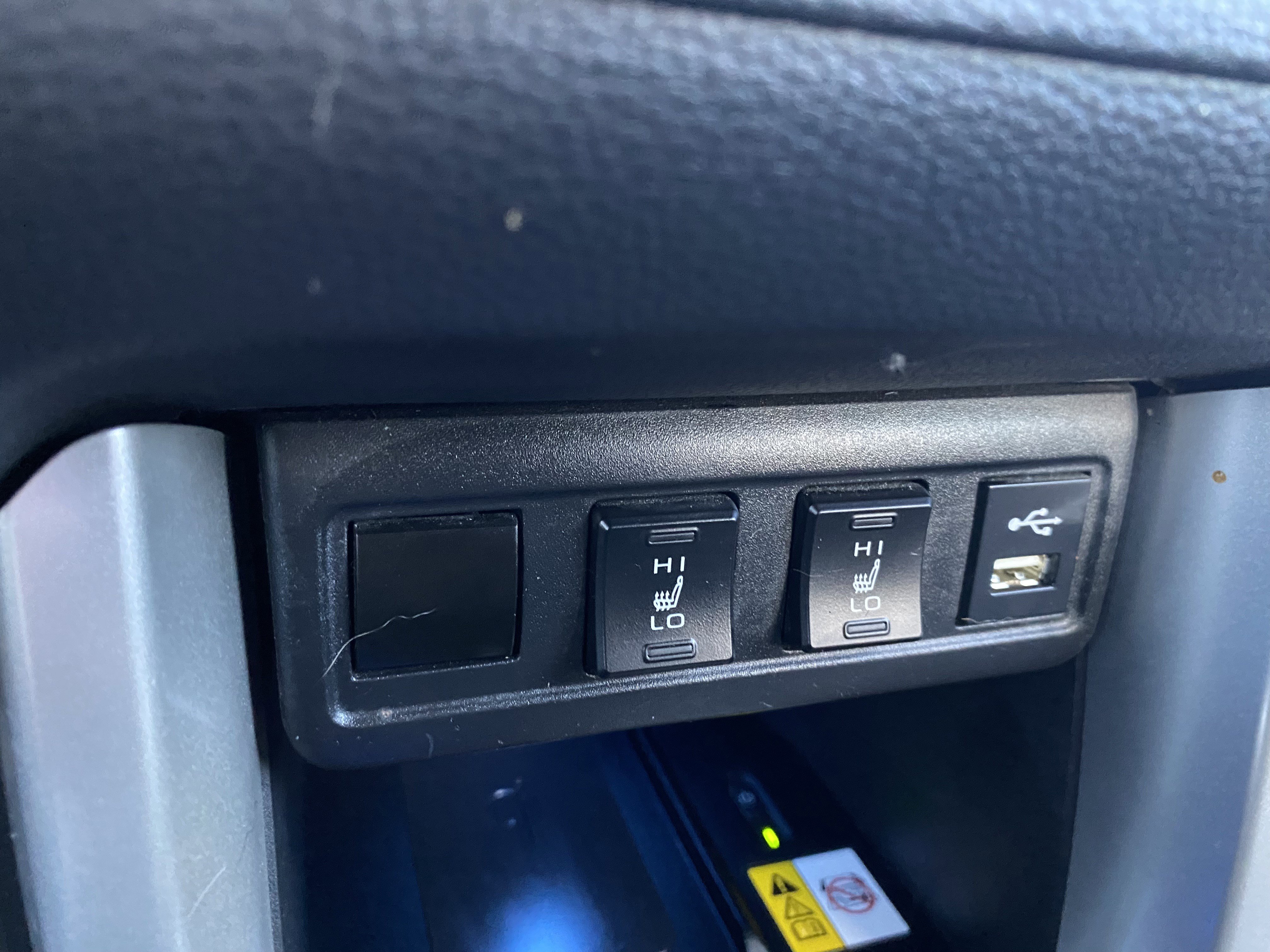 Used 2022 Toyota Corolla Cross XLE image 34