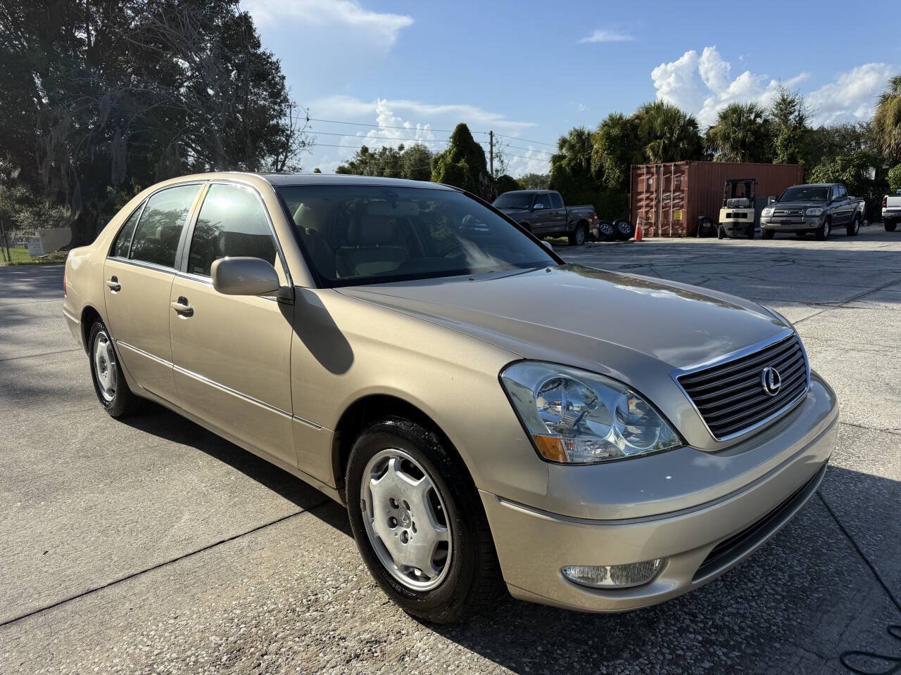 Used 2002 Lexus LS 430 RWD image 2