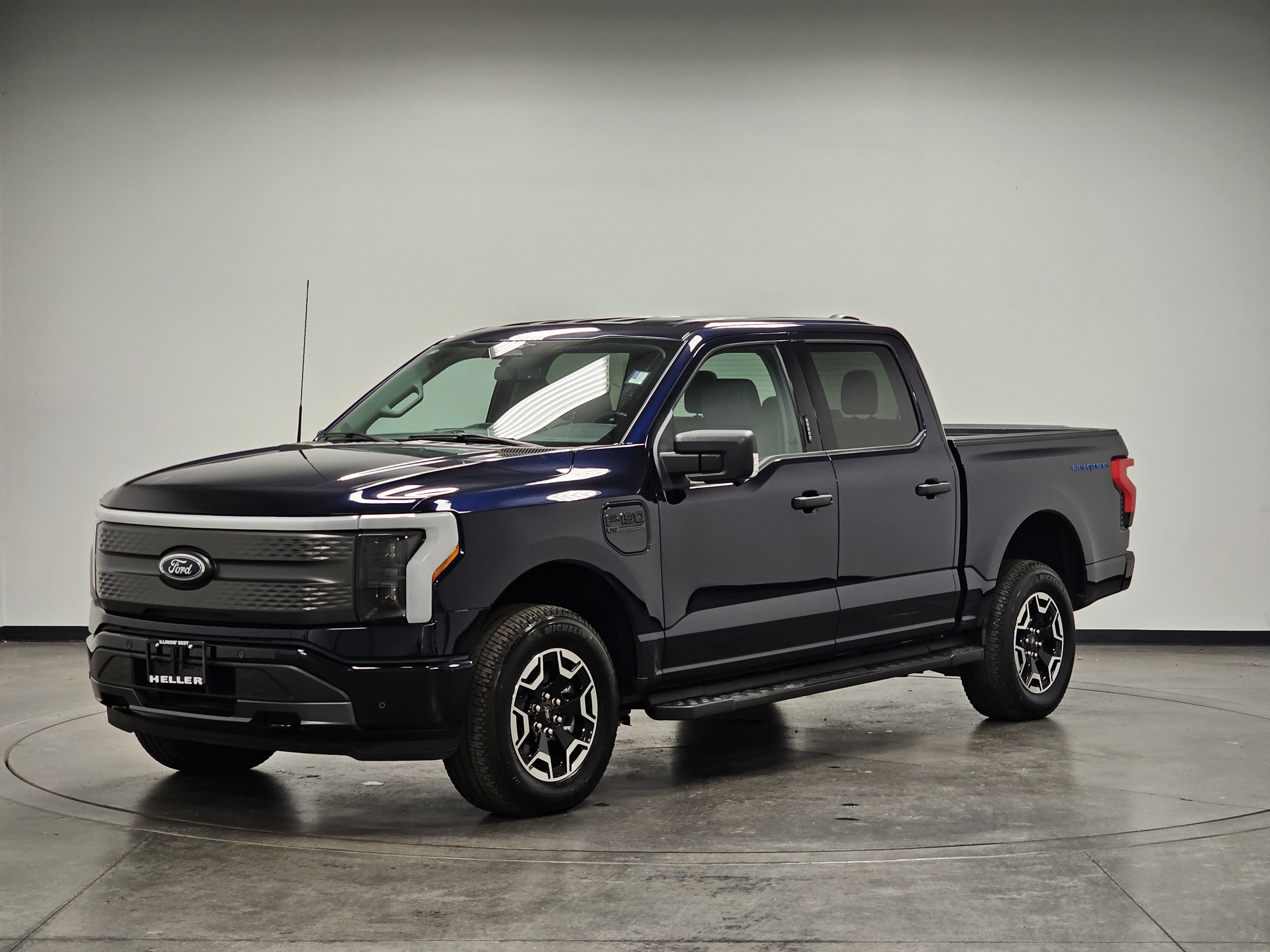 Used 2023 Ford F150 Lightning XLT image 4