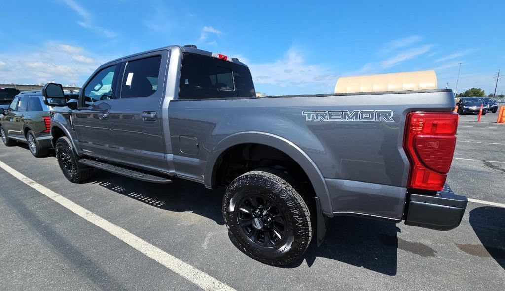 Used 2022 Ford F250 Lariat w/ Tremor Off-Road Package AWD/4WD image 4