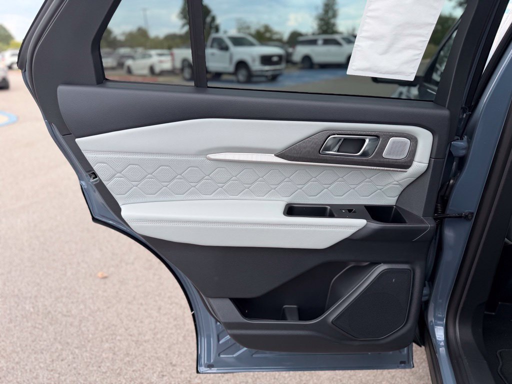 New 2027 Ford Explorer Platinum w/ LUX Leather Package AWD/4WD image 24