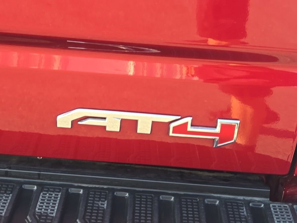 Used 2023 GMC Sierra 1500 AT4 w/ AT4 Premium Package AWD/4WD image 9