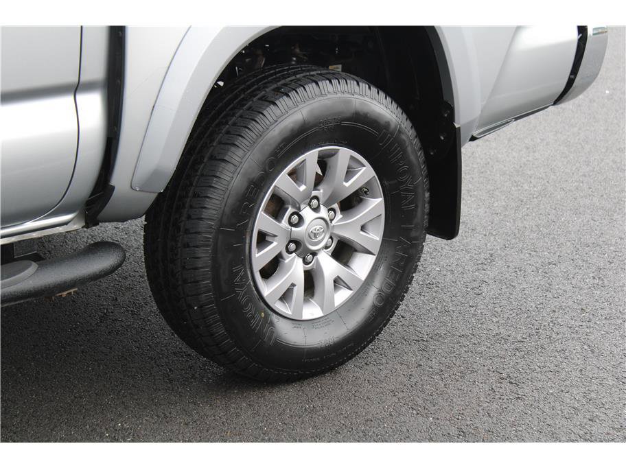 Used 2017 Toyota Tacoma SR5 w/ Tow Package image 6