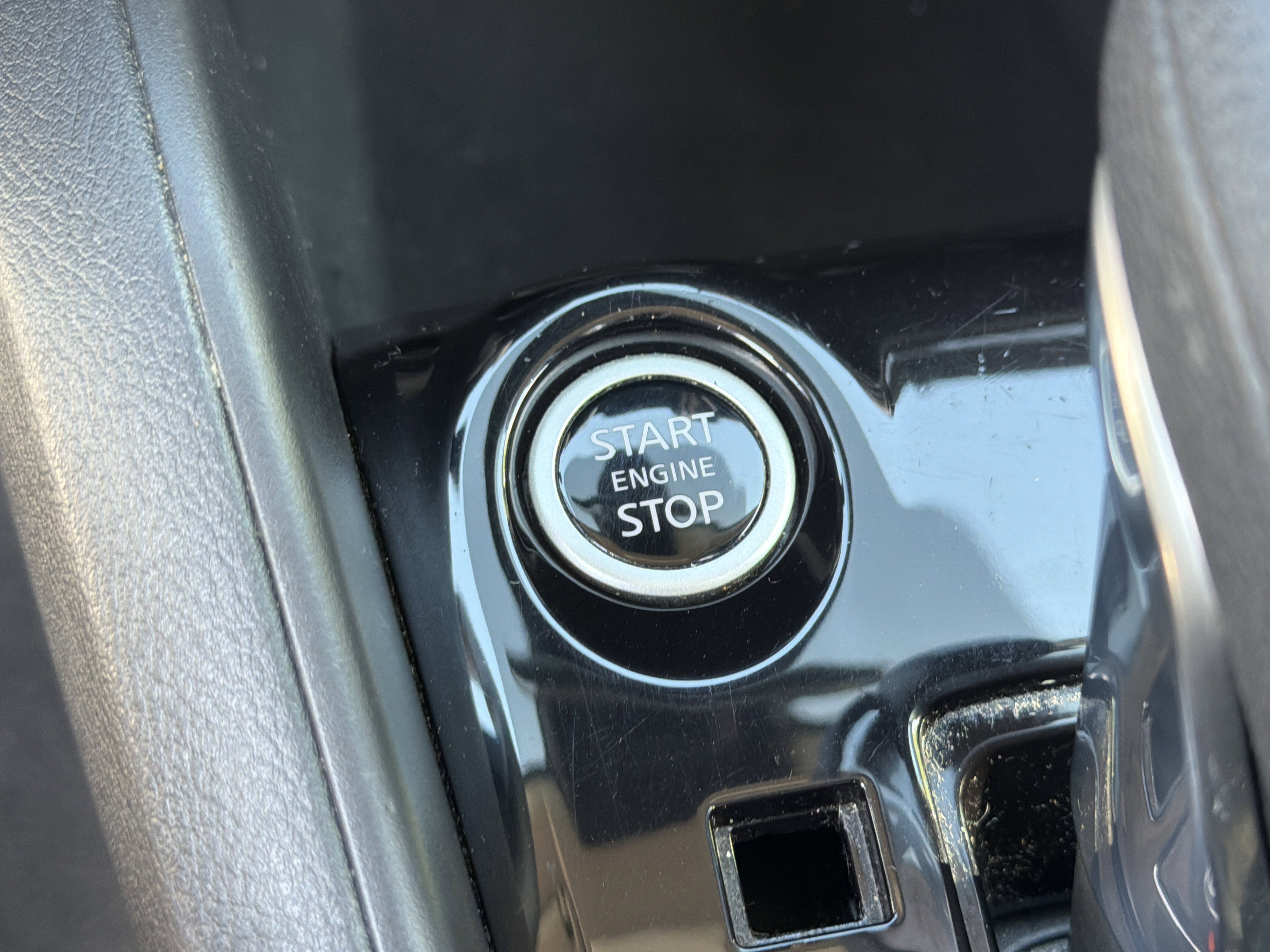 Used 2022 Nissan Kicks S FWD image 33